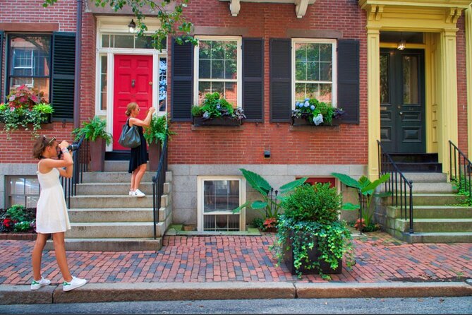 Beacon Hill Boston History + Photo Walking Tour (SMALL Group) - How personal is a group of 15?