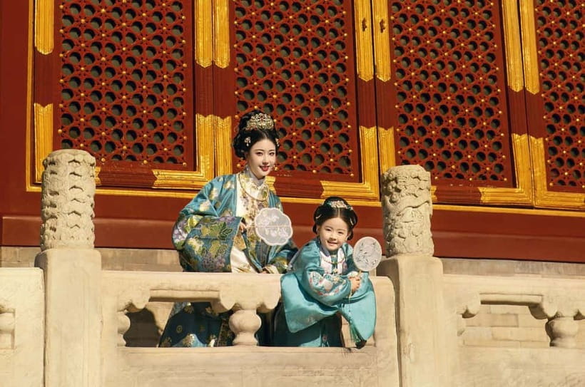 Beijing Traditional Hanfu Experience & Photoshoot for Groups - The walk to Donghuamen Subdistrict