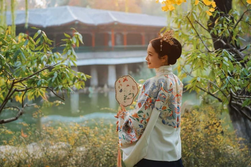 Beijing Traditional Hanfu Experience & Photoshoot for Groups - Who will enjoy this most