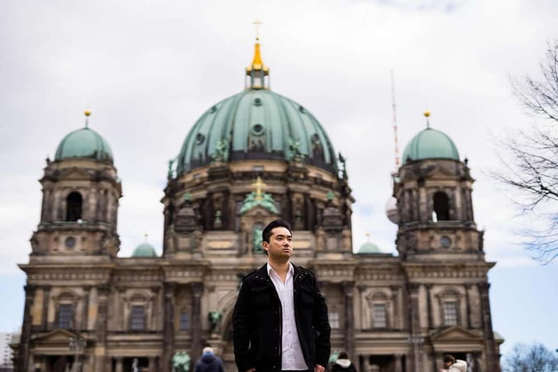 Berlin: Early Morning Private Photoshoot to avoid the Crowd - Why an early Berlin photoshoot works