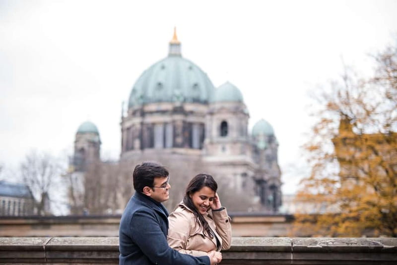 Berlin: Early Morning Private Photoshoot to avoid the Crowd - The optional ride to Brandenburg Gate