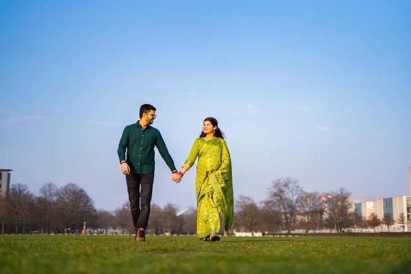 Berlin: Early Morning Private Photoshoot to avoid the Crowd - Is $81 good value for up to three people?