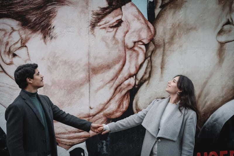 Berlin: East Side Gallery Photoshoot - What You Receive After the Shoot