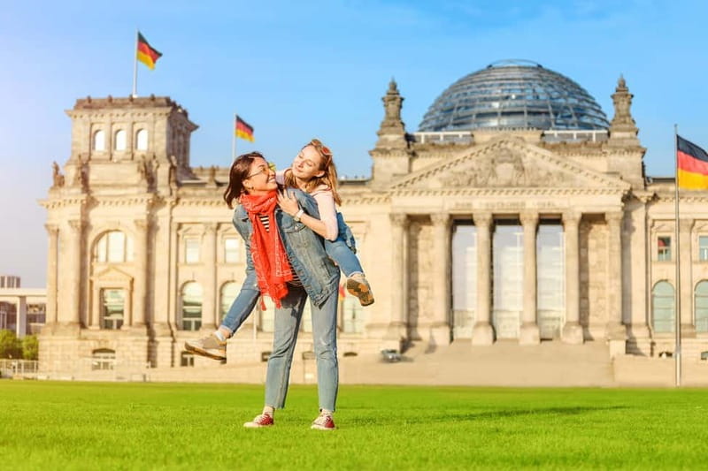 Berlin Essentials: Private Photoshoot at Berlin's top sites - Why a Berlin photoshoot makes sense