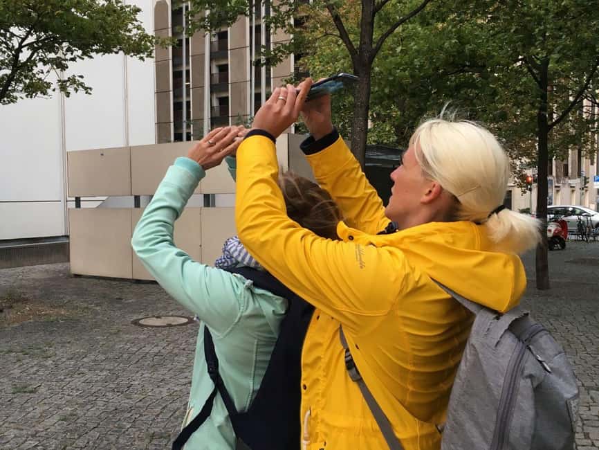 Berlin: Hands-On Mobile Photography Workshop - Finishing with portrait practice and a new profile picture