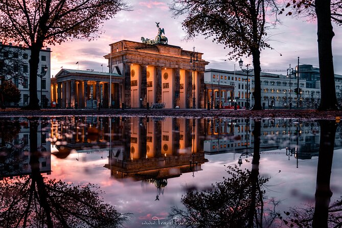 BERLIN PHOTO TOUR with a professional Photographer from Berlin - The blue hour is the real attraction