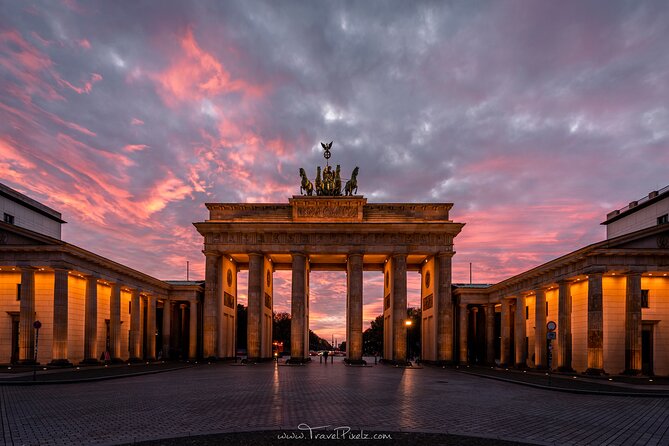 BERLIN PHOTO TOUR with a professional Photographer from Berlin - The Reichstag and Berlin’s modern government district