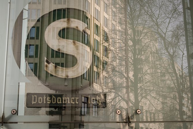Berlin Photography Masterclass - Private Photography Lesson - Nikolaikirche, Berliner Dom, and Gendarmenmarkt