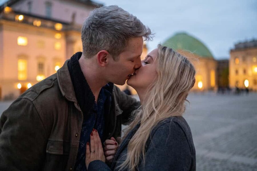 Berlin: Premium 60-Minute Photoshoot at Iconic Landmarks - What this Berlin photoshoot is really offering