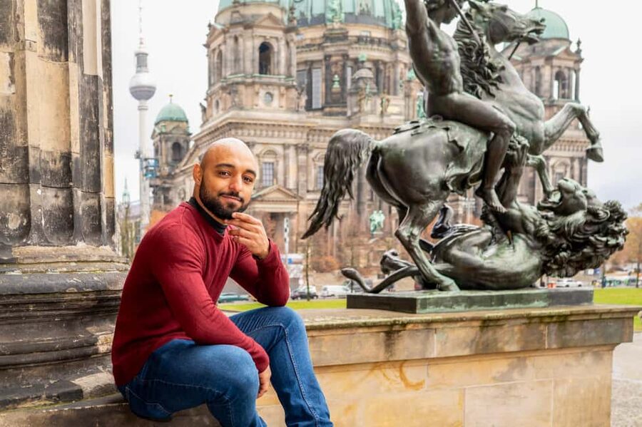 Berlin: Premium 60-Minute Photoshoot at Iconic Landmarks - Starting beneath Brandenburg Gate