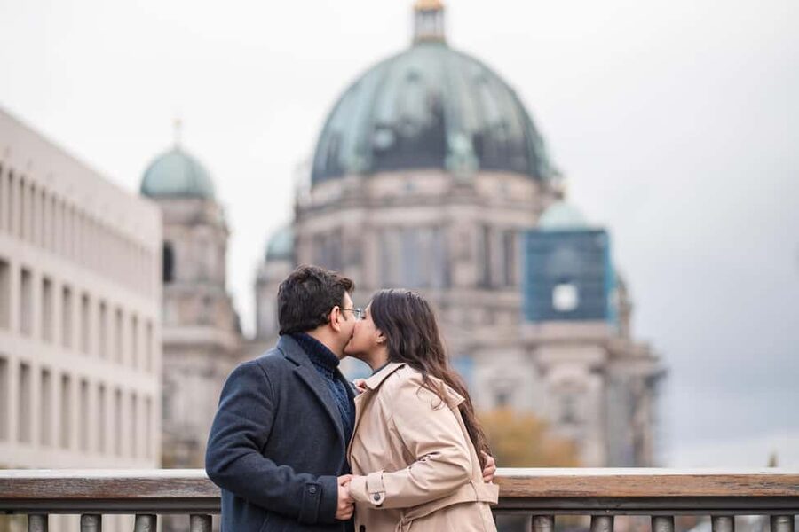 Berlin: Private Photo Session with Professional Photographer - Key Details Before You Book