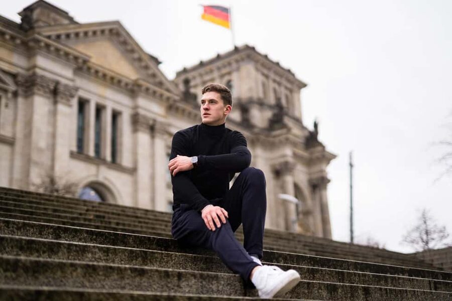Berlin: Private Photo Session with Professional Photographer - Brandenburg Gate: Berlin’s Most Recognizable Backdrop