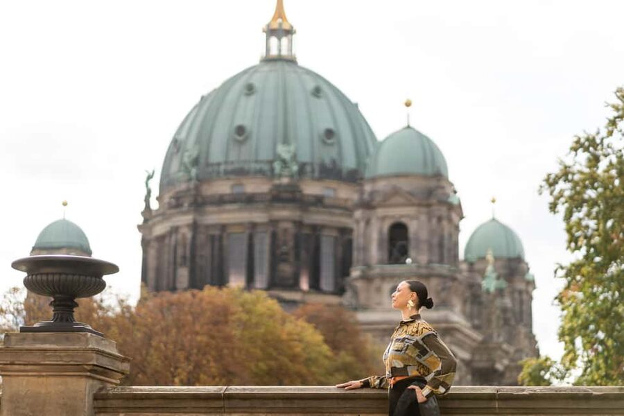 Berlin: Private Photo Session with Professional Photographer - Meeting at the Polish Institute in Berlin