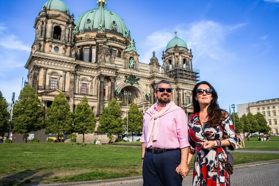 Berlin: Your Personal Vacation Photographer - Reliability and the Need to Confirm Details