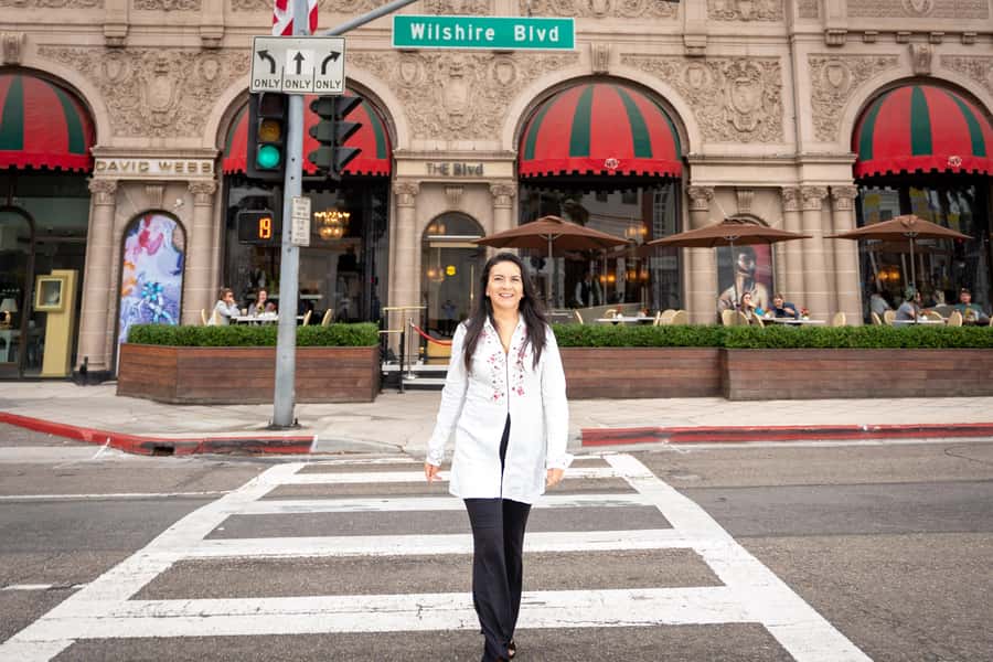 Beverly Hills: Photoshoot with Edited Images - How the 12 edited photos work