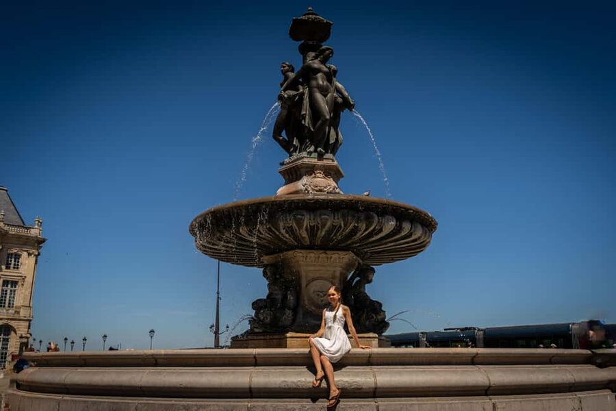 Bordeaux Photographer : Romantic or Family or Friends - Key points to know before booking