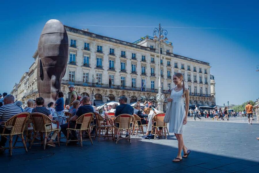 Bordeaux Photographer : Romantic or Family or Friends - Should you book this Bordeaux photographer?