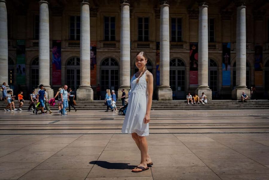 Bordeaux Photographer : Romantic or Family or Friends - Price and value at $222 per person