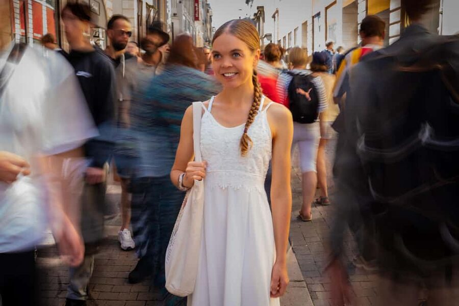 Bordeaux Photographer : Romantic or Family or Friends - Meeting beside Hermès and getting started