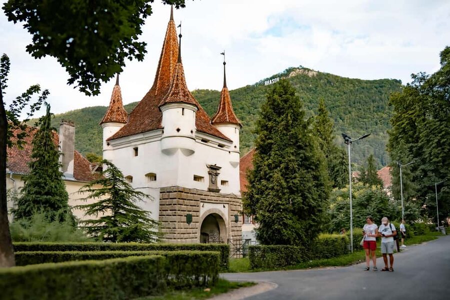 Brasov: Photo Walking Tour with Professional Photos - Why this Brasov photo walk works
