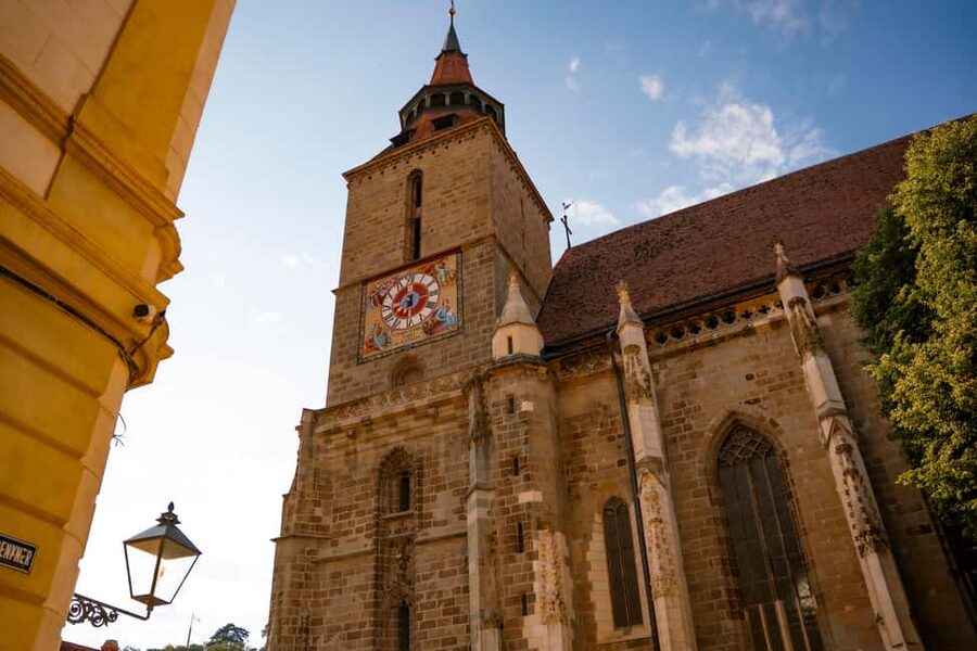 Brasov: Photo Walking Tour with Professional Photos - Park Schaeffler and the first climb