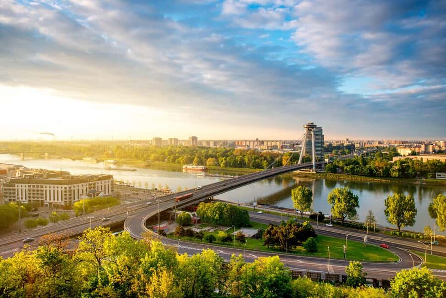 Bratislava: Slovakia Castle Photography Tour & Wine Tasting - Bratislava Castle gives you the best opening view