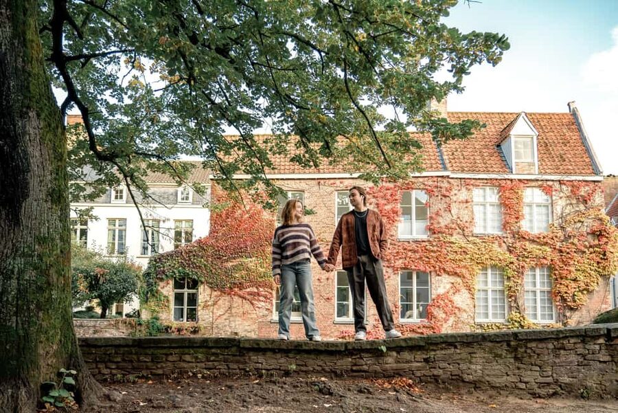 Bruges : Your private 1 hour photoshoot in the medieval city - Is $353 a good value?