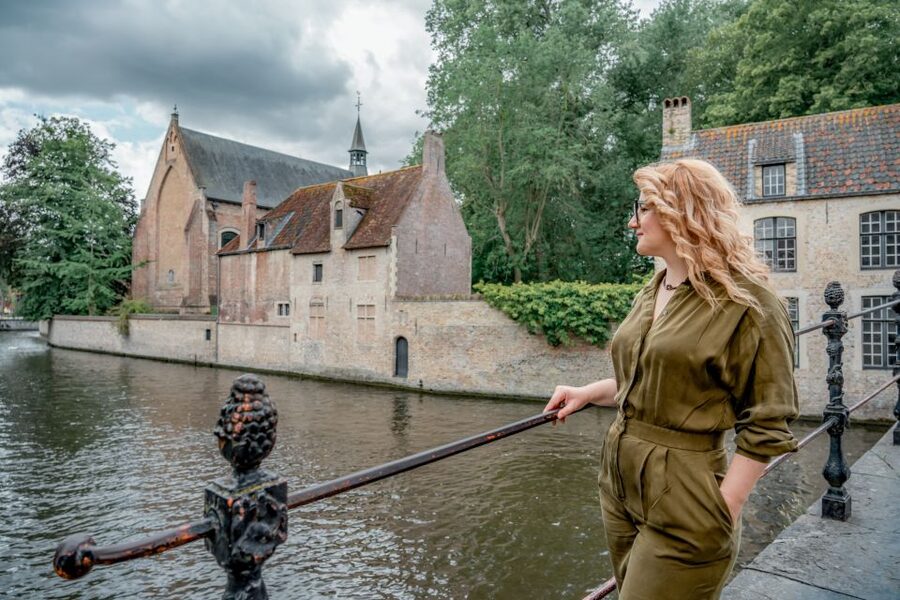 Bruges : Your private 30min. photoshoot in the medieval city - Why a Bruges photoshoot works so well