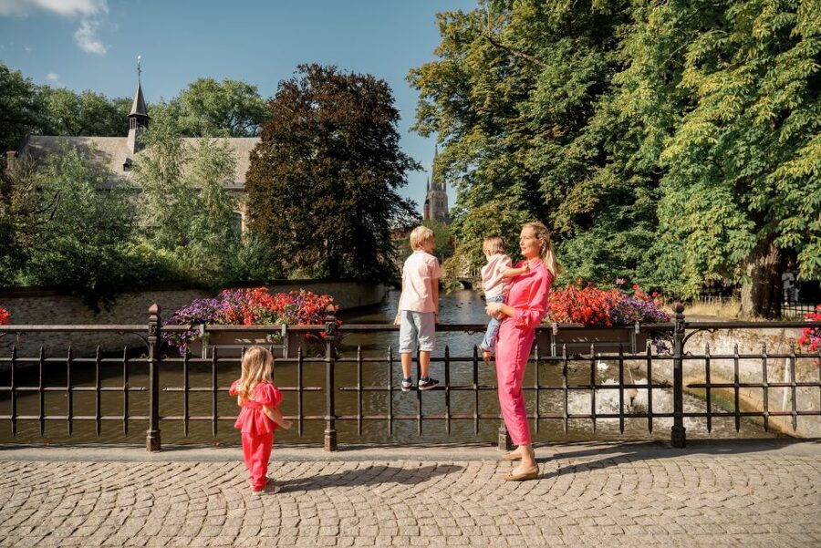 Bruges : Your private 30min. photoshoot in the medieval city - What the 30-minute walk actually includes