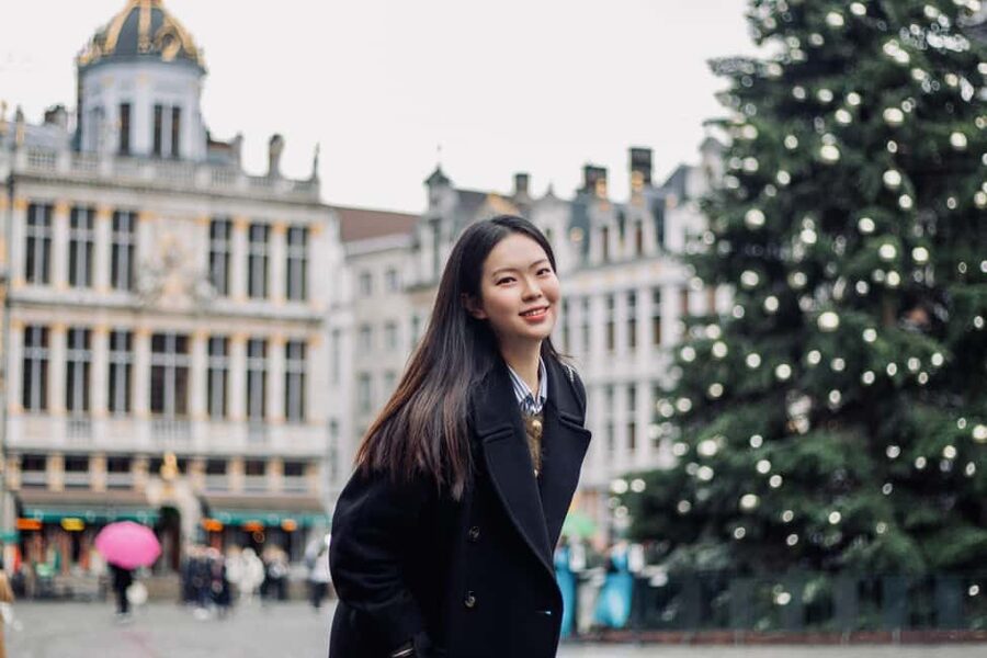 Brussels City Photoshoot With a Professional Photographer - Finishing near the Royal Palace