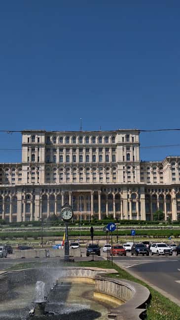 Bucharest Photo Walk - Instagram&Cinematic Spots in 3 hours - Cărturești Carusel, a strong indoor photo stop