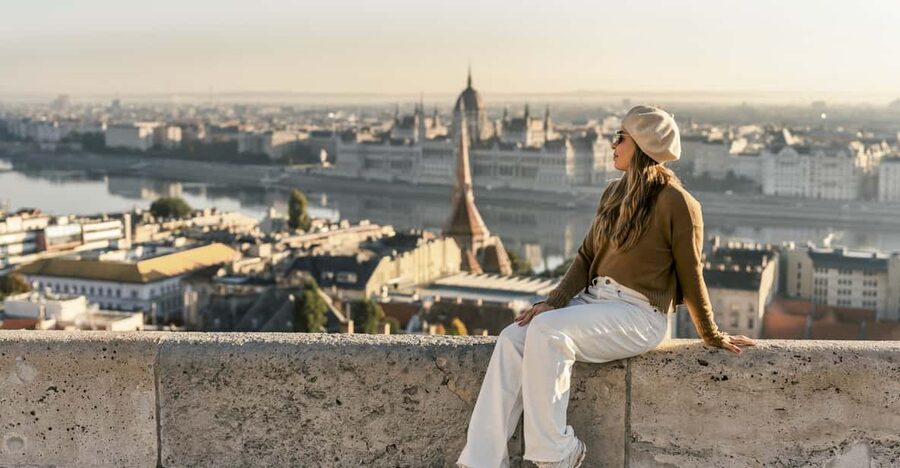 Buda Castle: Group photoshoot with a local guide - Small details that can improve your session