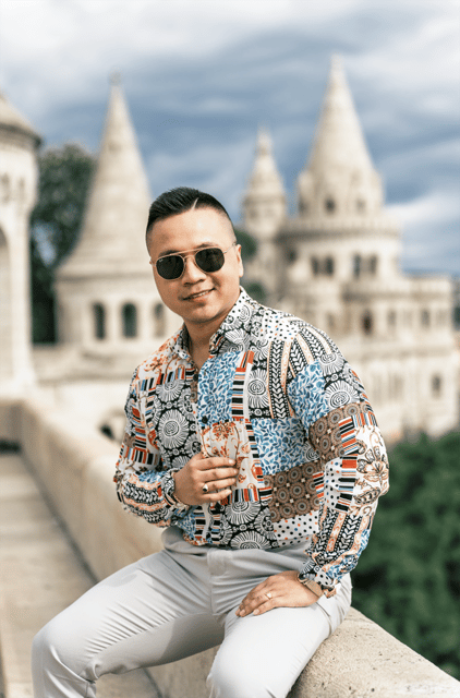 Buda Castle: Private photoshoot with a local guide - Who will enjoy this most?