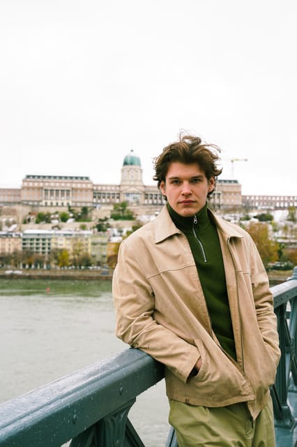 Budapest: Photo Session with Professional Local Photographer - Who should book this experience