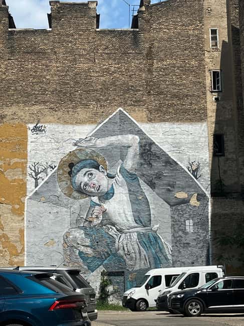 Budapest: Walking Tour with Chimney Cake & Polaroid Photos - Key points at a glance