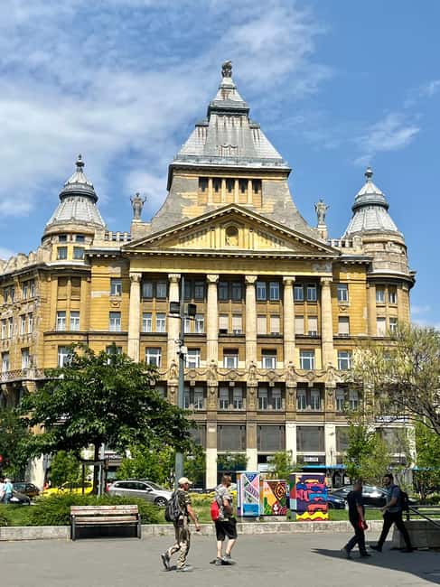 Budapest: Walking Tour with Chimney Cake & Polaroid Photos - Why this route works for a first look at Budapest