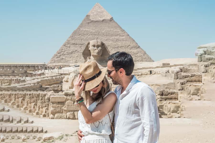 Cairo: Private Half-Day Pyramids Tour with Photographer - Meeting the pyramids at the Giza Plateau