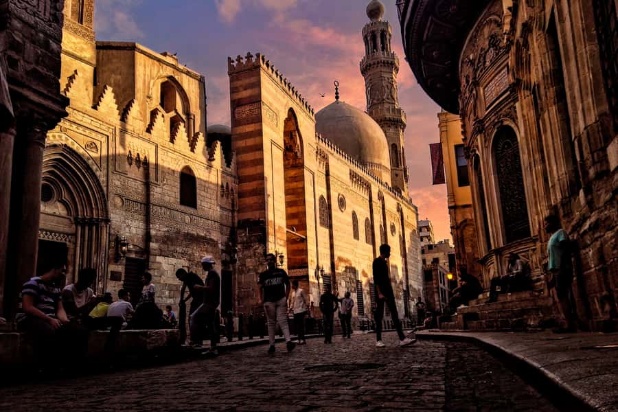 Cairo: Pyramids, Bazaar, Citadel Tour with Photographer - Seeing the Great Pyramids from the Giza Plateau