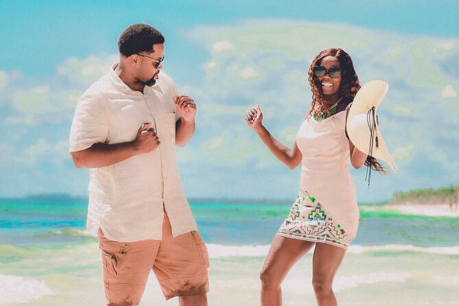 Cancun Exclusive Photoshoot Session - Choosing between downtown, resort, and beach settings