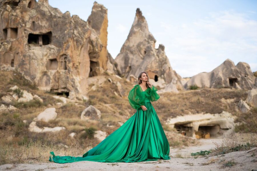 Cappadocia: Photo Shooting Tour - Love Valley: fairy chimneys under the balloon route