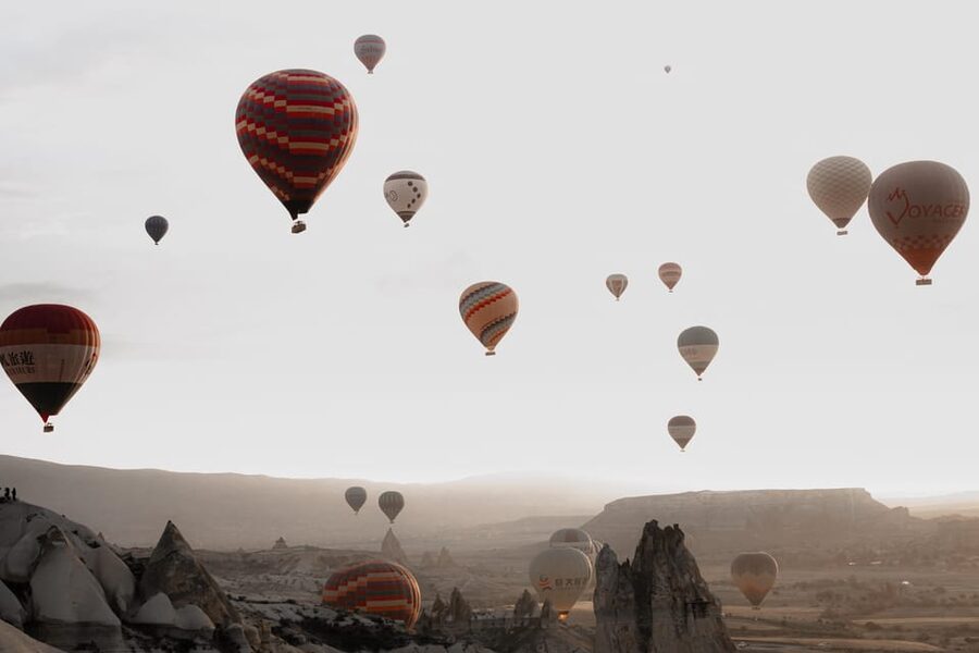 Cappadocia: Private Photoshoot Sunrise Balloon with Transfer - Edited images, reels, and extra costs