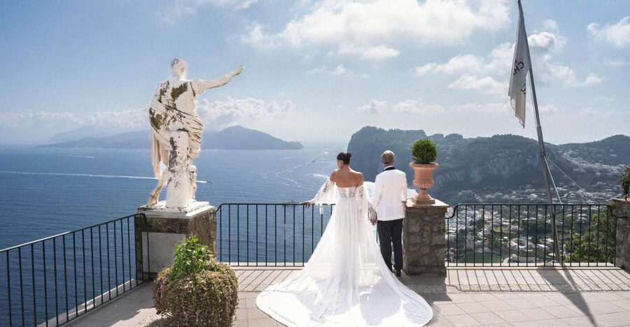 Capri Private Photo Session with a PRO Photographer - Book it or choose another Capri activity?