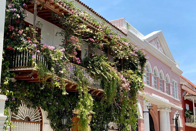Cartagena Instagrammable History - Two hours among Cartagena’s old streets