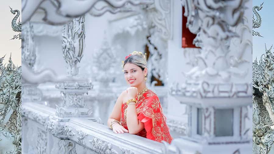 Chiang Rai:Photos of traditional Thai costumes,White Temple - Choosing the best time slot