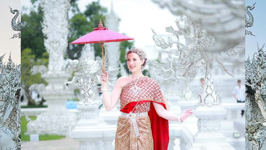Chiang Rai:Photos of traditional Thai costumes,White Temple - Getting dressed at Lan Mai Hom or Season Café