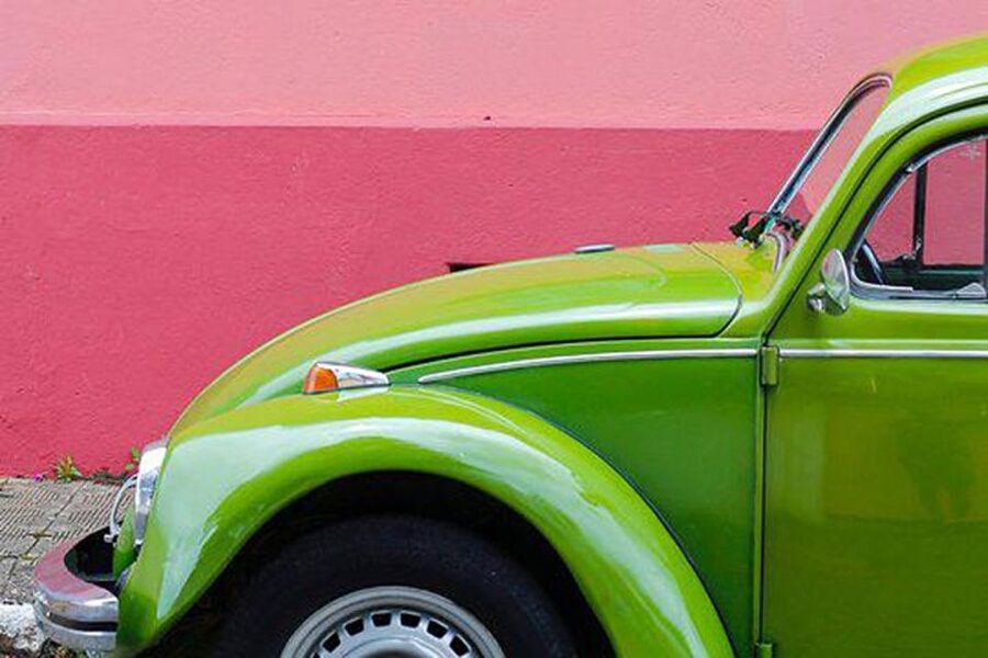 Colourful Notting Hill Photography Tour - Moving from quiet mews to Portobello Market