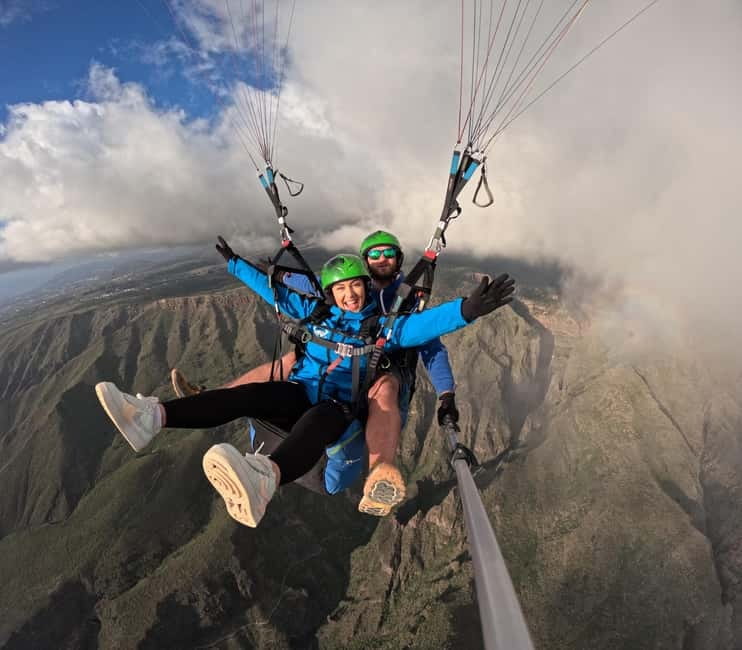 Costa Adeje, Paragliding with pick up service and 5 free photos! - Small group size and practical comfort