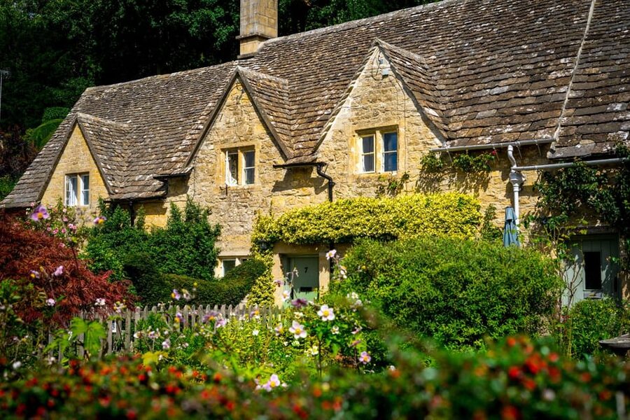 Cotswolds Village Private Car Tour and Photoshoot - Key points to know before booking