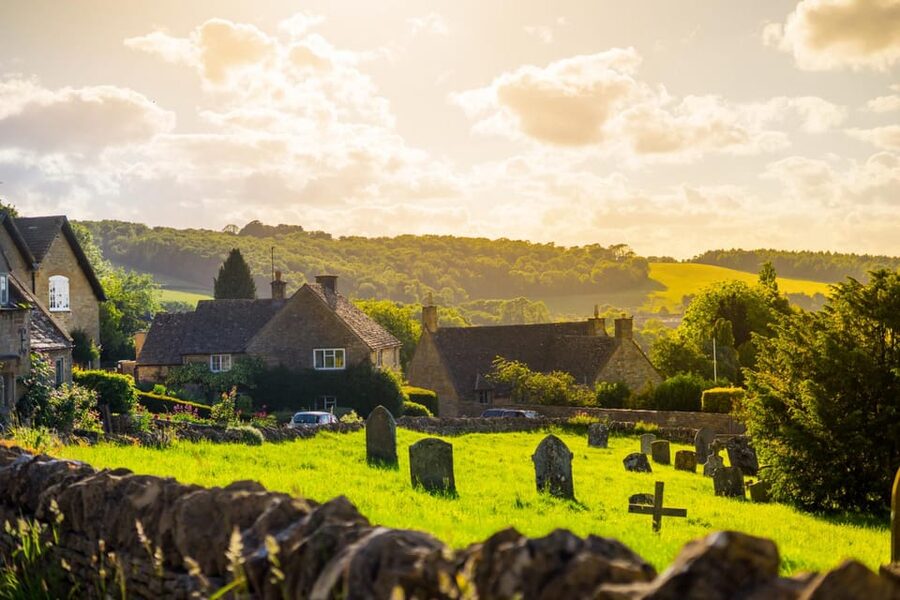 Cotswolds Village Private Car Tour and Photoshoot - Stow-on-the-Wold for a fuller guided visit