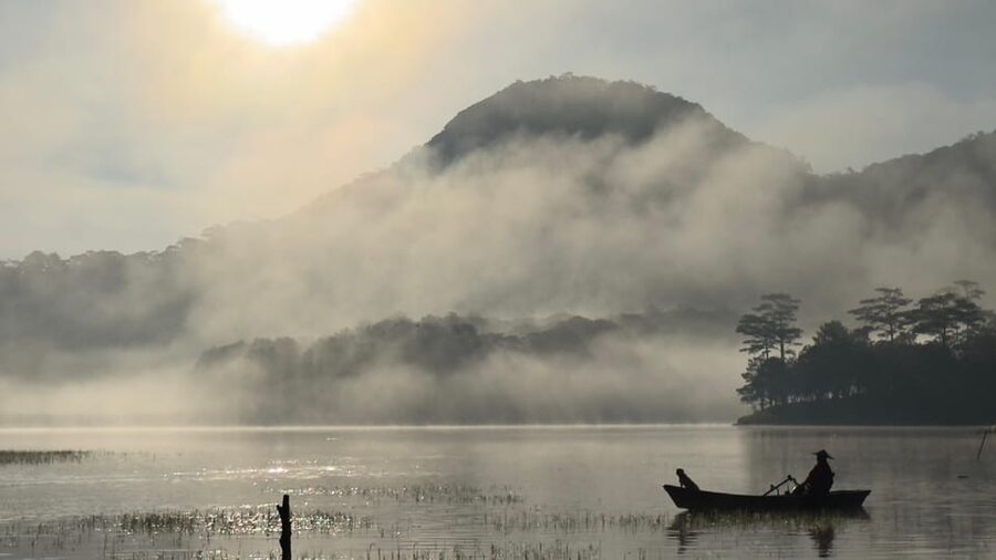 Da Lat: Sunrise Lake and Forest Photography Tour - What the photography service adds